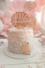 Load image into Gallery viewer, Shell Clamp Cake Topper
