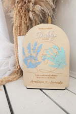 Load image into Gallery viewer, Father’s Day WORLD Handprints Arch Plaque Stand Wood
