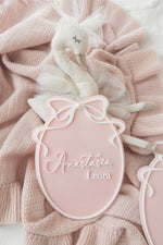 Load image into Gallery viewer, Pearl Bow REVERSIBLE Milestone Plaque 12 Month Set with NAME plaque
